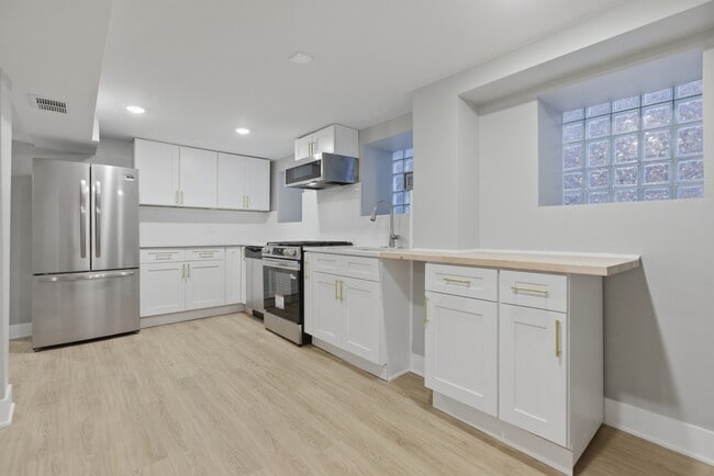 Photo - 3716 N Racine Ave