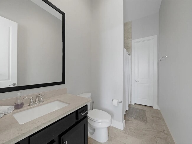 Photo - 1814 Thompson St