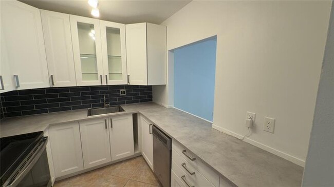 Photo - 251 S Cypress Rd Unidad 127