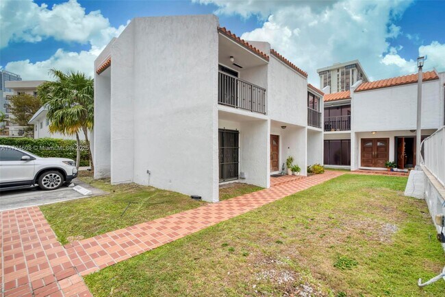 1990 Brickell Ave Unit G