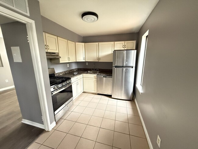 Photo - 9635 White Acre Rd Unit B4