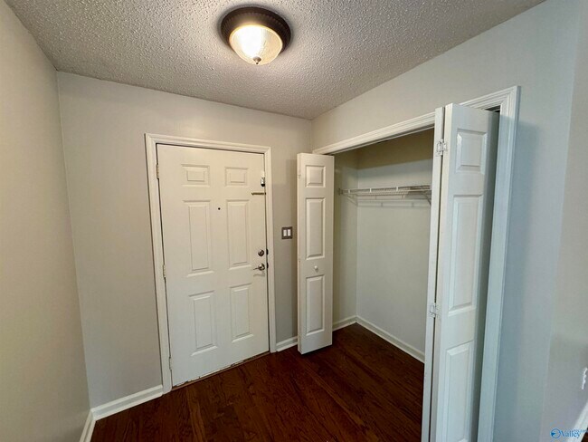 Photo - 403 Barrington Hills Dr