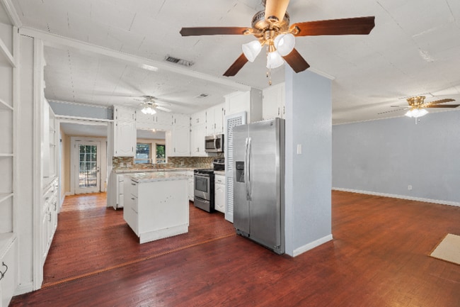 Photo - 1401 Springdale St