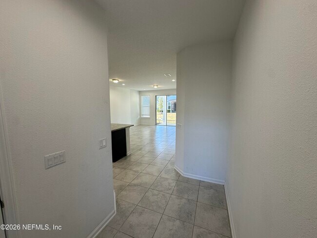 Photo - 136 Pinebury Ln