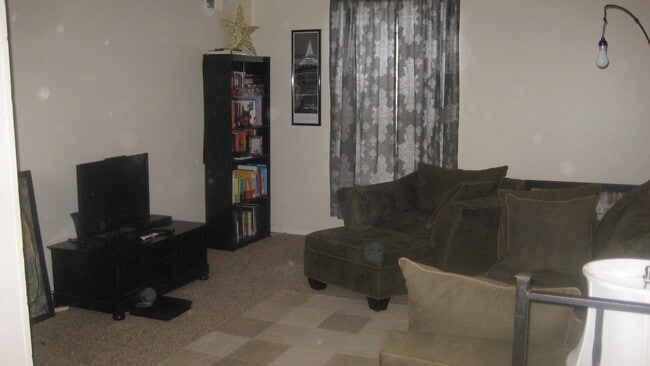 Photo - 323 N Columbine St Unidad A
