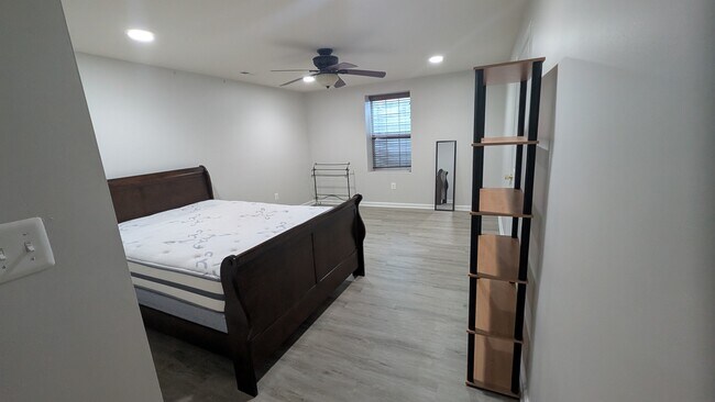 Photo - 4688 Woodland Rd