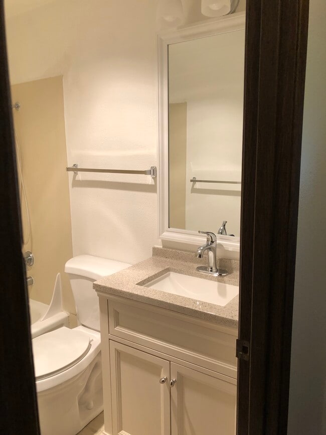 Photo - Cedarcrest Apart - 3