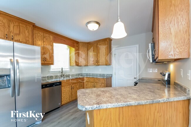 Photo - 214 Sunset Pointe Dr