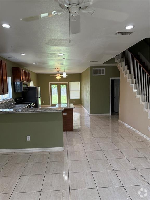 Building Photo - 5810 Stuebner Airline Rd Rental