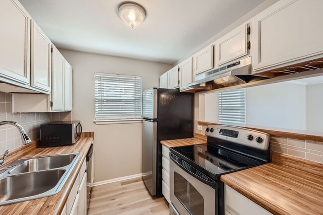 Photo - Must see 2 Bedroom 1 Bath in Castle Rock!!!