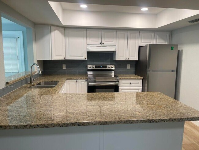 Photo - 11737 Inverness Cir