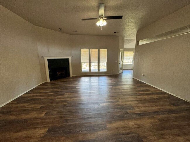 Photo - 3 bed 2 bath, storm shelter and all wood floors in Moore Schools