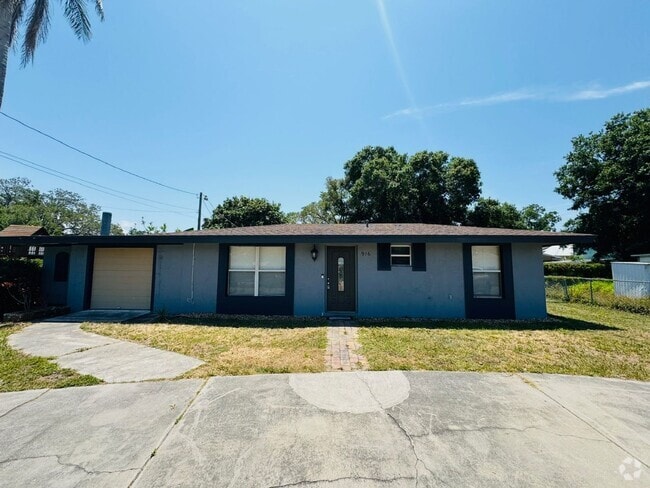 Building Photo - Spacious 2-Bed/2-Bath + Bonus Room Home fo...