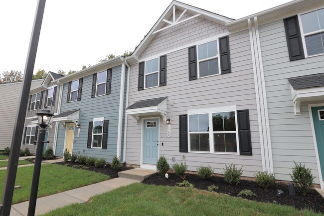 Charming 3 Bed Townhome in Prime Location! - Charming 3 Bed Townhome in Prime Location!