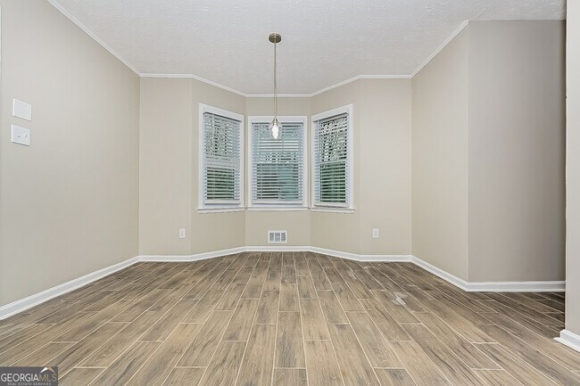 Photo - 295 Stoneridge Way