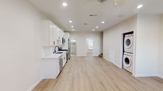 Photo - Cozy 4BD/2BA House on Gary with Beautiful ...