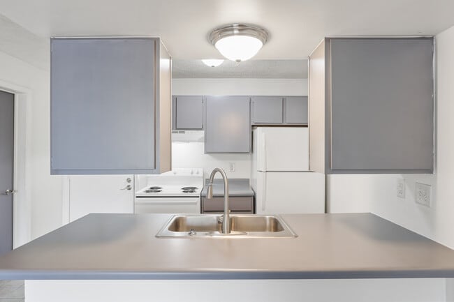Photo - Parkside Apartments