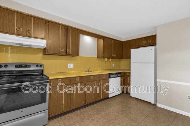 Photo - 298 Joe McCarthy Dr Unit 3