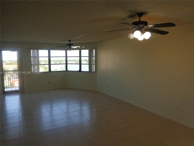 Photo - 20850 San Simeon Way Unit 604-5