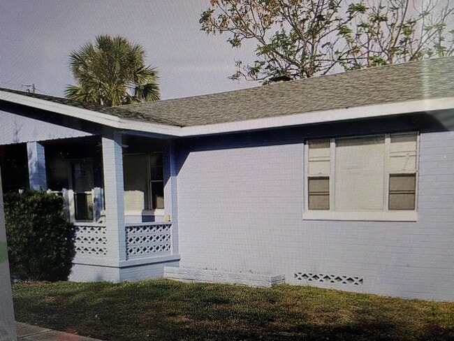 Building Photo - 232 N Hollywood Ave
