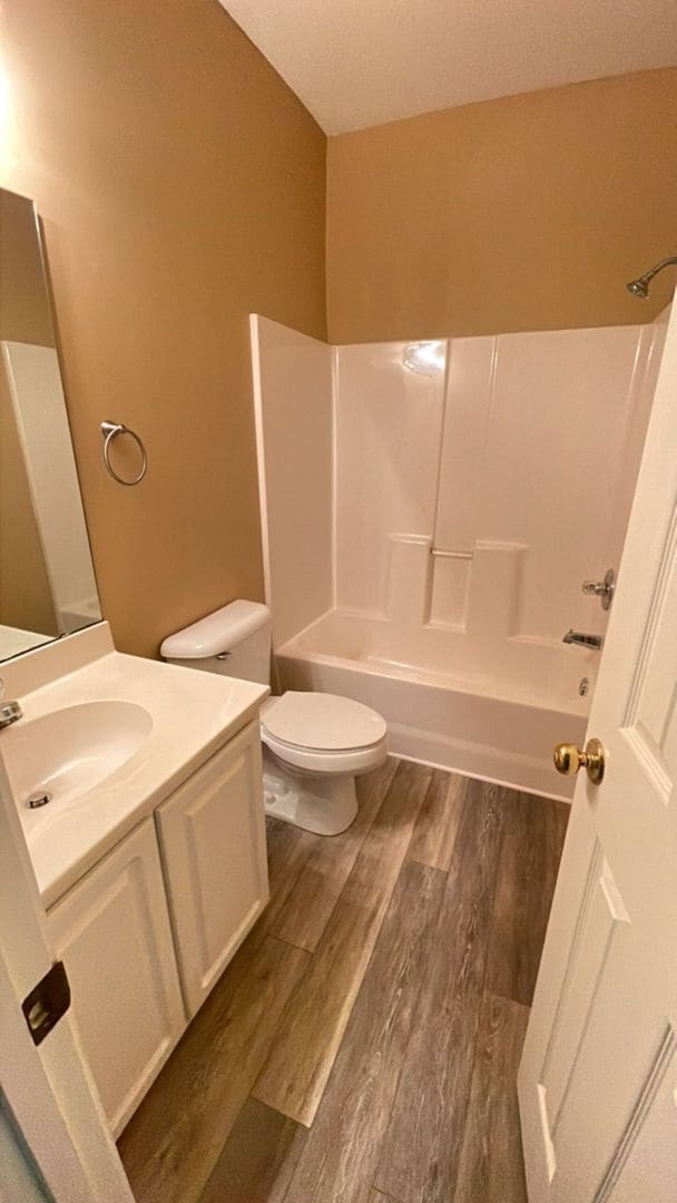 Photo - SPECIAL! 2 Bedroom/2 bath Condo; 1/2 off rent second month Unit 46-H
