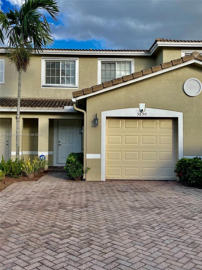 5890 Abbey Rd Townhome Townhome Rental in Tamarac FL