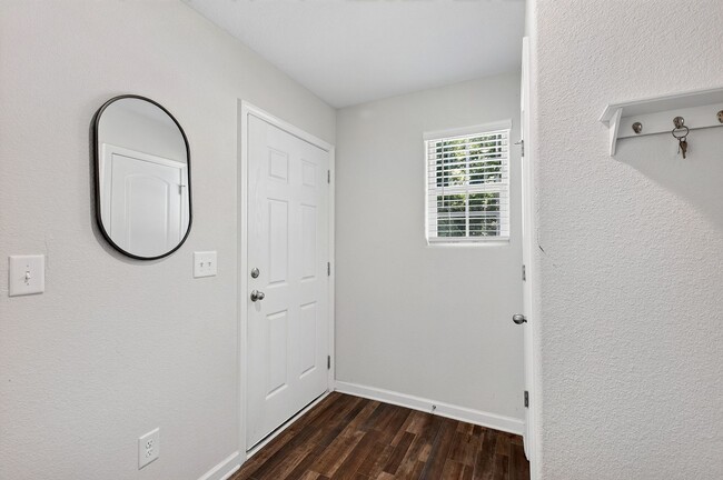 Photo - 918 E Green St