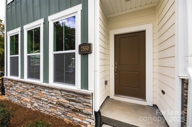 Photo - 2550 Lydia Ave