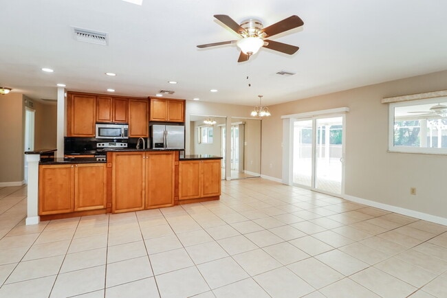 Photo - 1701 E Orangeside Rd
