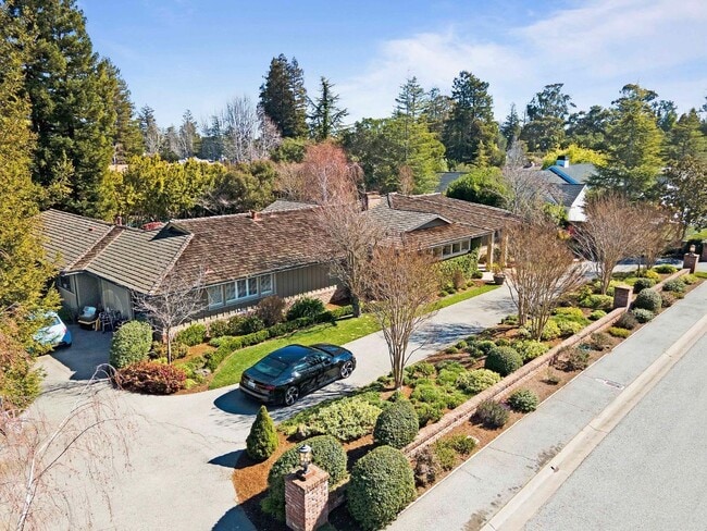 Photo - 30 Genevra Rd
