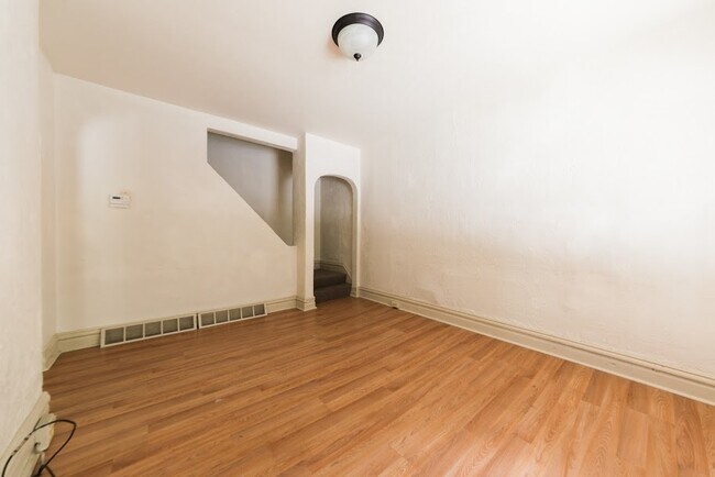 Photo - 385 Woodruff St