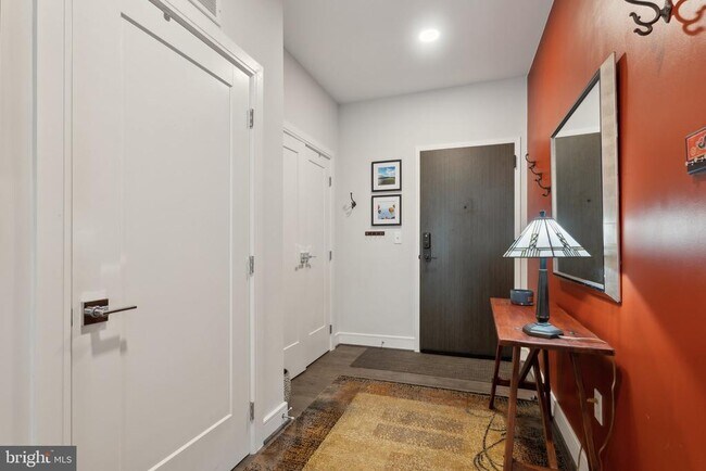 Photo - 625 Slaters Ln Unit 201