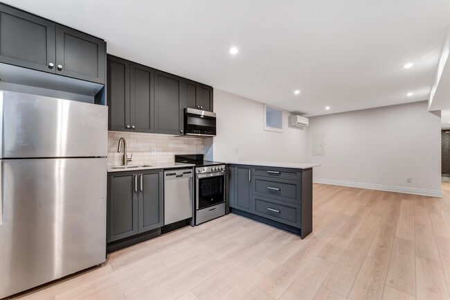 Building Photo - 288 Arlington Ave Unit 1