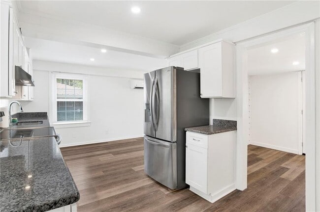 Photo - 331 Azalea Cir W