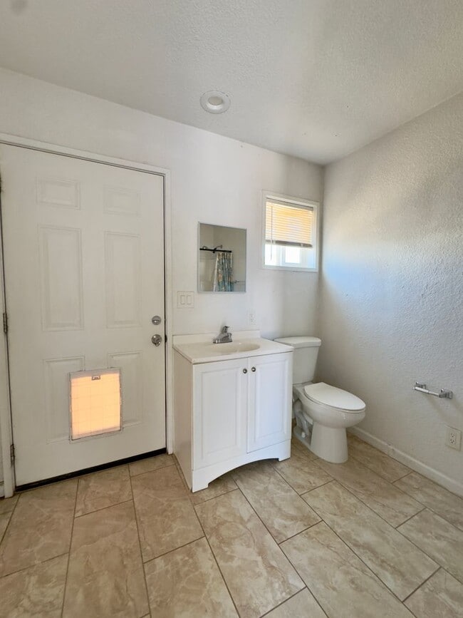 Photo - 216 San Clemente St Unidad C