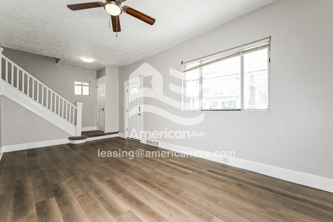 Photo - 1126 Main St