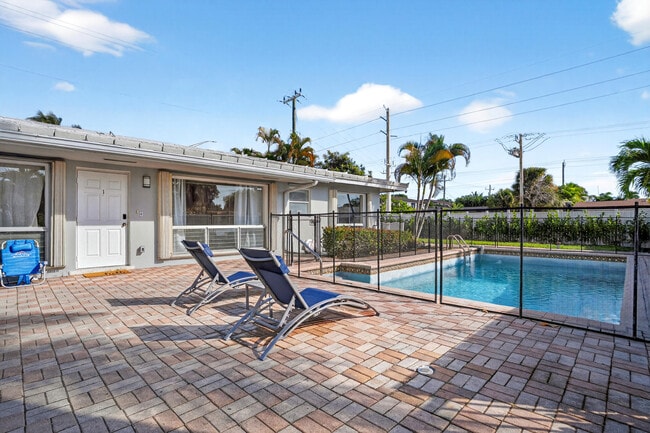 Photo - 1761 NE 55th St