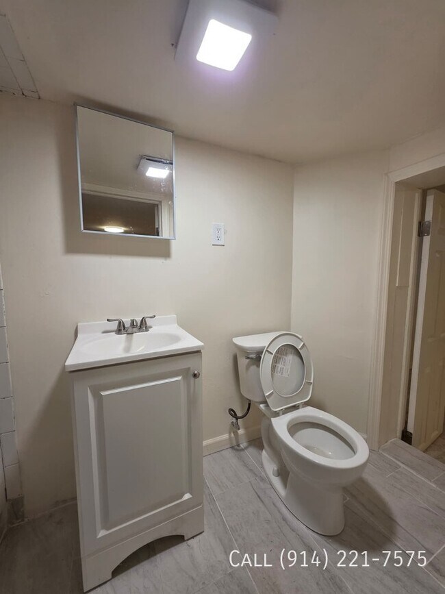 Photo - 104 Oak St Unit 1B