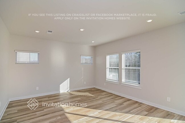 Photo - 1215 Bluffton Cir