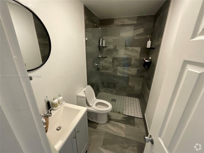 Building Photo - 10397 SW 209th Ln Unit 0 Rental