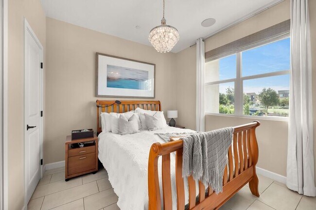 1941 Strata St
