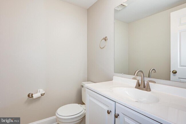 Photo - 6072 Crown Royal Cir