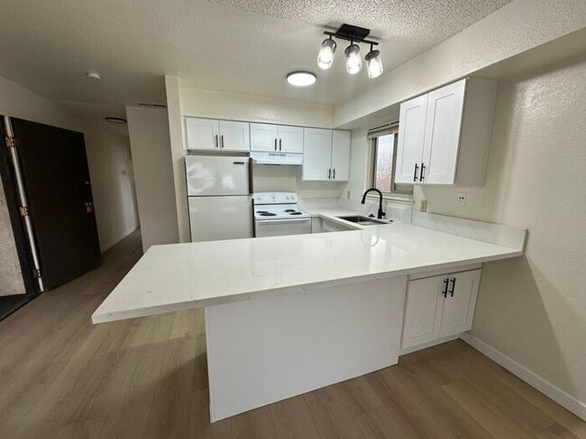 Photo - MOVE IN SPECIAL!! DEPOSIT MOVES YOU IN!!!