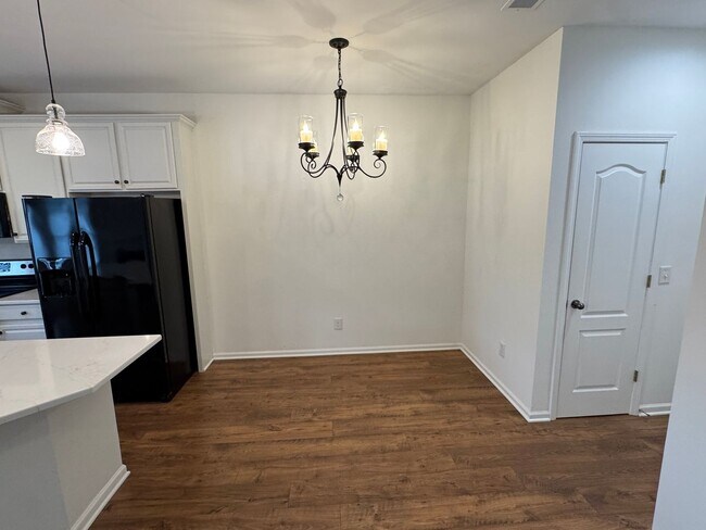 Photo - 6494 Whitebeam Trl