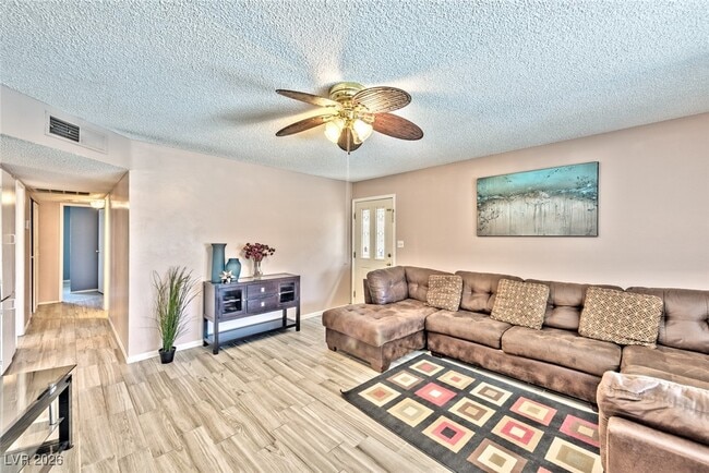 Photo - 5243 Orinda Ave