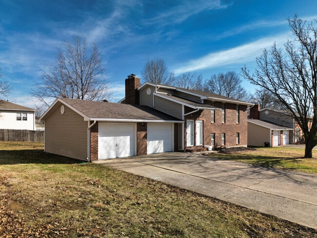 Building Photo - 1 420