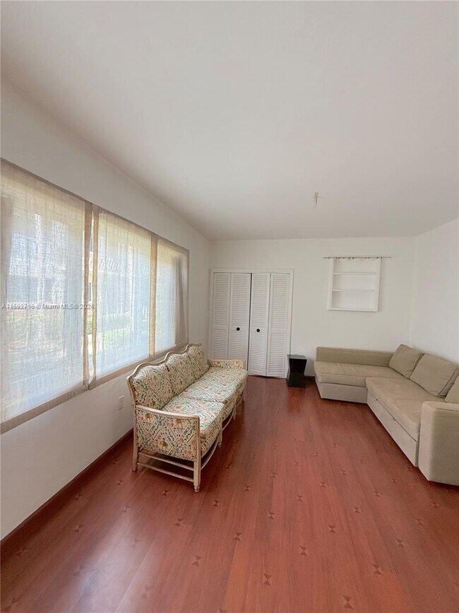 Photo - 1110 Venetian Way Unidad 1E