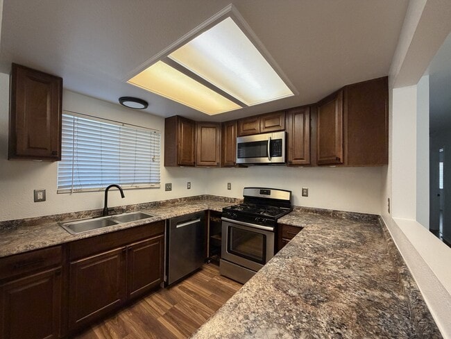 Photo - 3969 Severance Ave