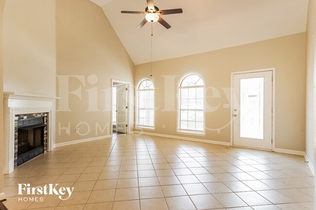 Photo - 150 Chinaberry Ln