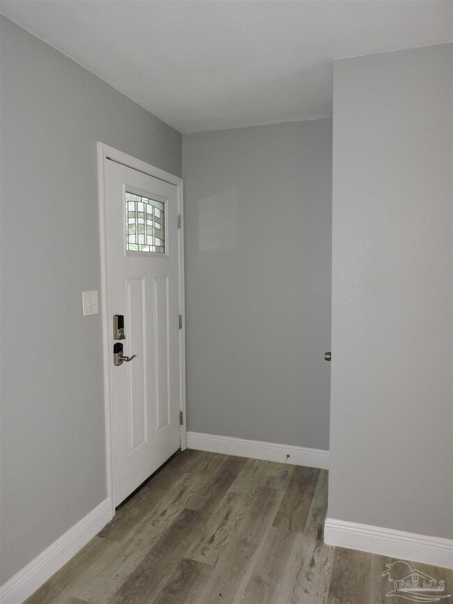 Photo - 603 N Crow Rd